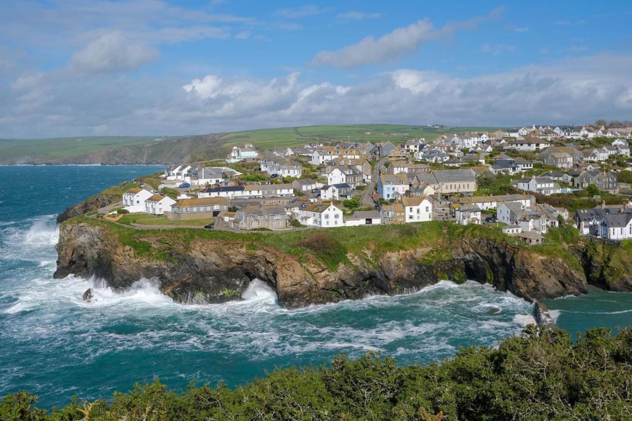 Polrunny Farm Seaberry Cottage With A Sea View And Log Burner Boscastle Exteriör bild