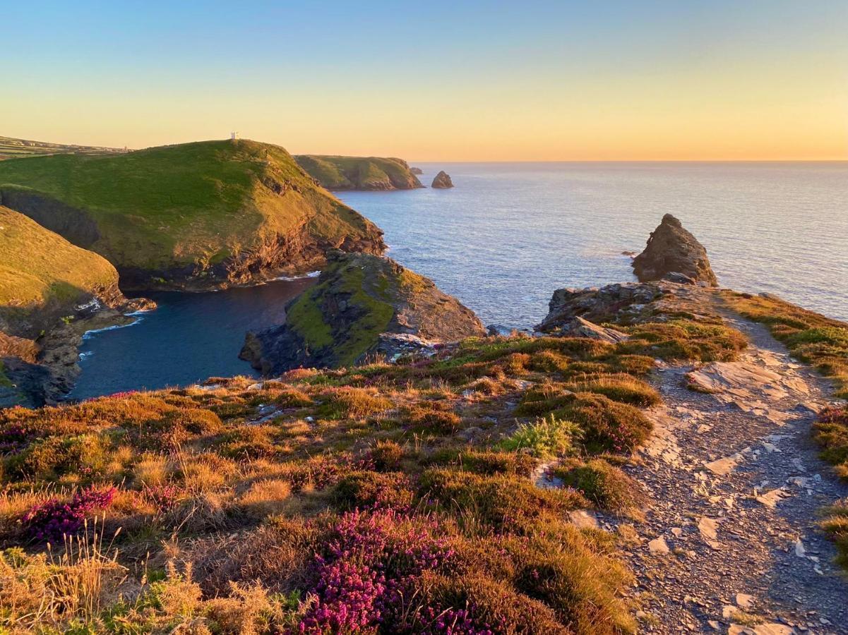 Polrunny Farm Seaberry Cottage With A Sea View And Log Burner Boscastle Exteriör bild