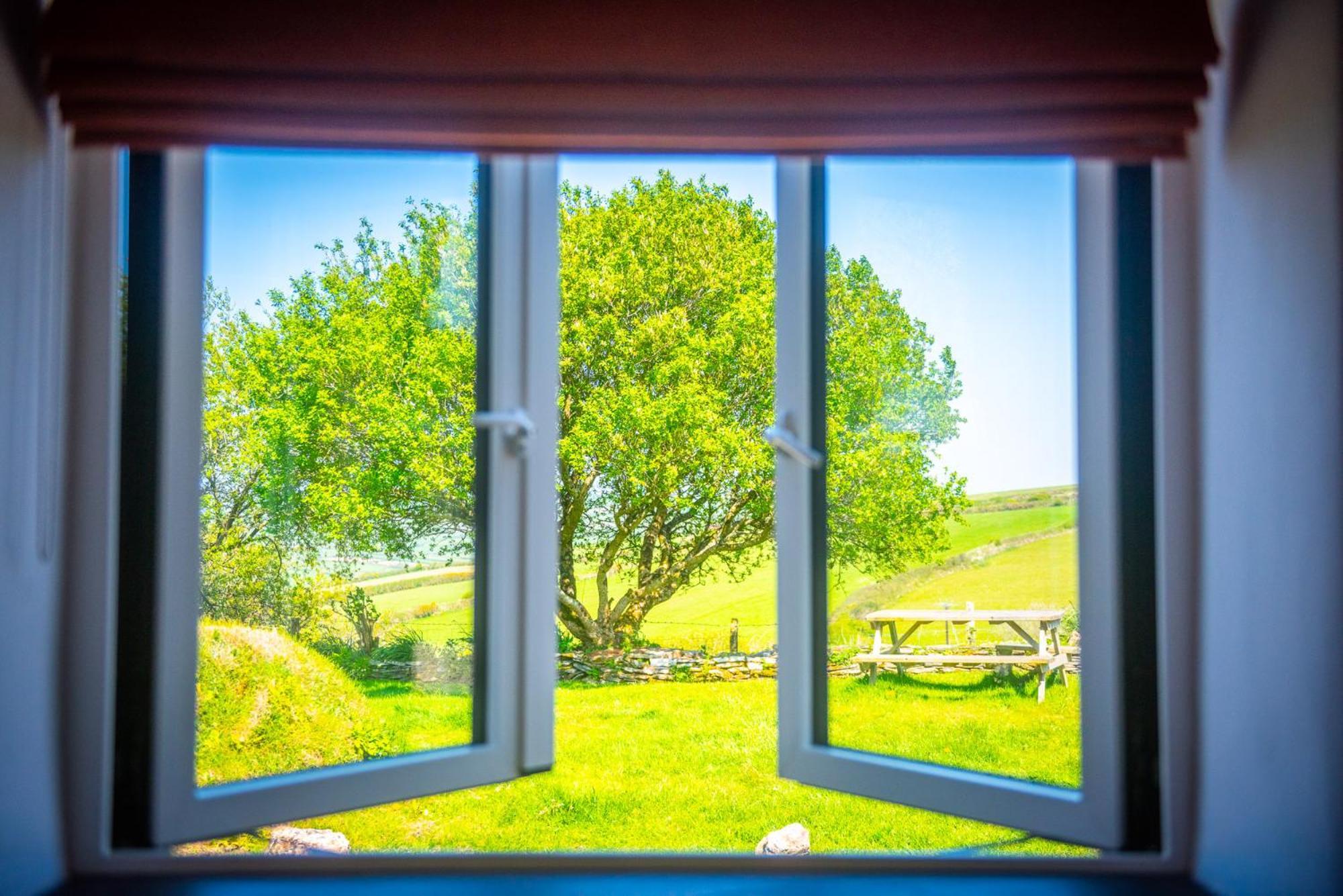 Polrunny Farm Seaberry Cottage With A Sea View And Log Burner Boscastle Exteriör bild
